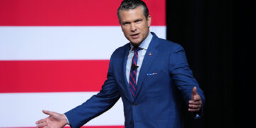 Onaantrekkelijk en tegenzin in het leger: een worsteling met gewicht en baardgroei