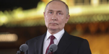 Poetin nodigt Zelenski uit voor ontmoeting in Moskou: licht aan het einde van tunnel