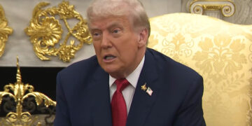 Trump draagt American Flag Pin tijdens ontmoeting met Erdogan