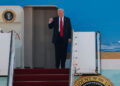 Trump’s koninklijke golfbalshow in Japan met bladgoud en pick-ups