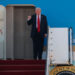 Trump’s koninklijke golfbalshow in Japan met bladgoud en pick-ups