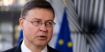 EU vertrouwt op naleving tekortreductie Parijs volgens commissaris Dobovskis