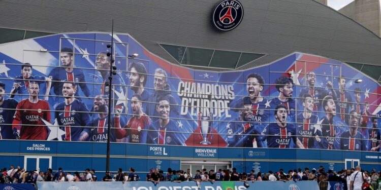 Meer dan 90.000 fans betrokken bij onderzoek nieuw stadion van Paris Saint-Germain