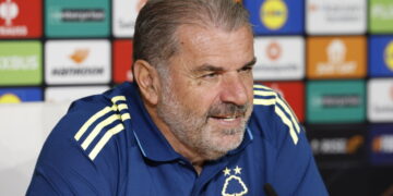 Slechtste start ooit voor Άγγελος Ποστέκογλου bij Nottingham Forest in 100 jaar