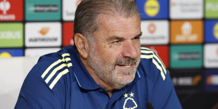 Slechtste start ooit voor Άγγελος Ποστέκογλου bij Nottingham Forest in 100 jaar