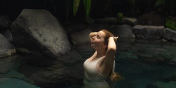 Geheimen van lang leven: baden in warmwaterbronnen wereldwijd.