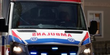 Medische helikoptercrash op Highway, 3 gewonden in Californië