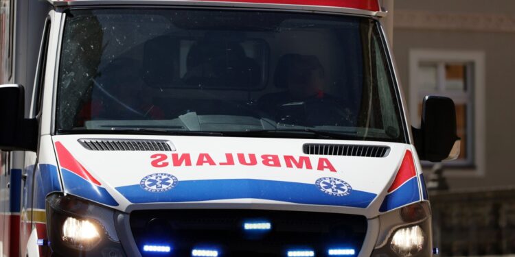 Medische helikoptercrash op Highway, 3 gewonden in Californië