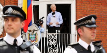 Eis van 20 jaar gevangenisstraf voor spionage op Assange.