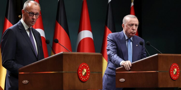 Erdogan laat Mertz in de steek: Duitsland negeert ‘genocide’ in Gaza.