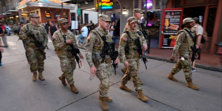 Trump tekent uitvoerend besluit voor 300 Nationale Garde in Chicago