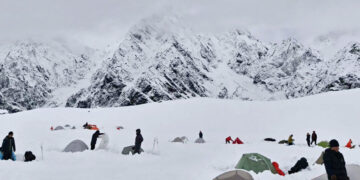 Uitsluiting van wandelaars na sneeuwstorm op Mount Everest