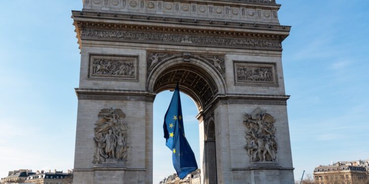 Zorgen over Europa: Frankrijk dreigt met afkeuring staatsbegroting 2026