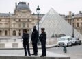 Derde verdachte gearresteerd na overval op het Louvre