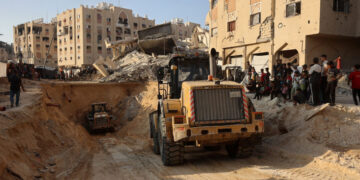 Palestijnen zoeken Israëlische gijzelaars in ruïnes met bulldozers