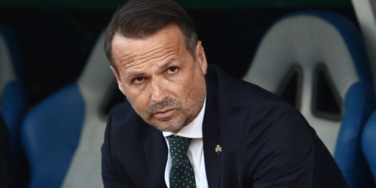 Panathinaikos ontkent geruchten over vervanging van Yiannis Papadimitriou.