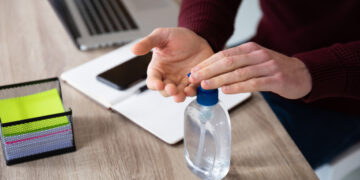 EU onderzoekt mogelijke kankerverwekkende eigenschappen van handdesinfecterende middelen