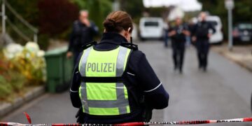 Familiedrama: 17-jarige dochter steekt Duitse burgemeester neer met 13 messen