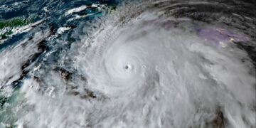 Dodelijke storm raast over Jamaica in 2025: livebeelden van orkaan Melissa.