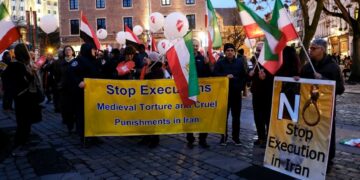 Iran executeert zes jagers wegens banden met Israël