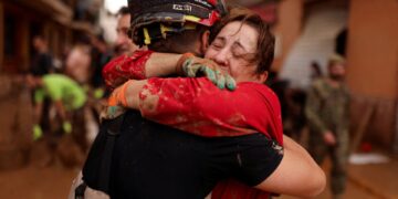 Valencia herdenkt honderden slachtoffers na dodelijke overstromingen