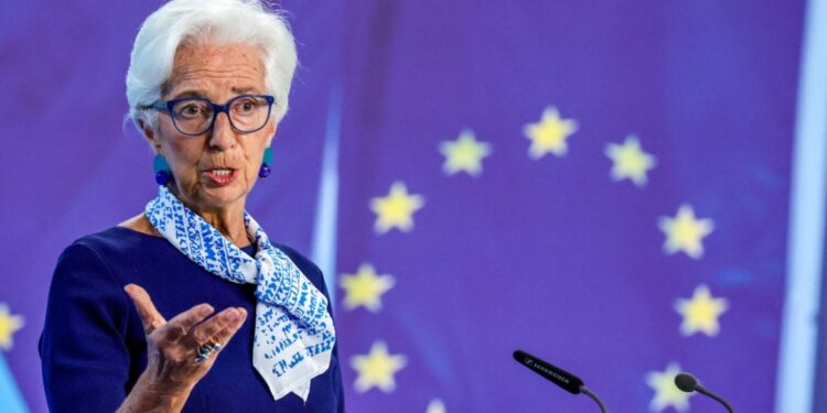 Europese instellingen houden politieke ontwikkelingen in Frankrijk in de gaten