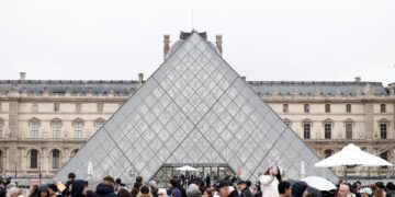 Diefstal in Louvre: museum vandaag gesloten