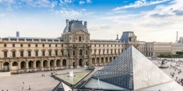 Sluiting Louvre na inbraak Hollywood zondag