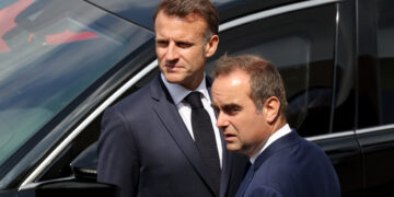 Emmanuel Macron houdt optie open voor pensioenreferendum