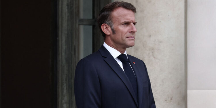 Macron belooft gerechtigheid na diefstal juwelen Louvre