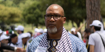 Kleinzoon Mandela keert terug na deportatie uit Israël