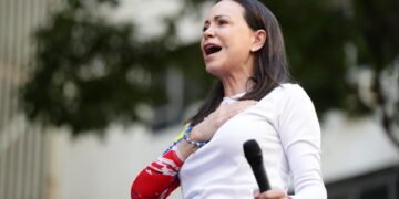 Nobelprijswinnaar Matsado verlaat macht voor einde Maduro, met of zonder onderhandeling