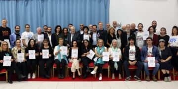 President Abbas ontmoet Israëlische activisten in Ramallah