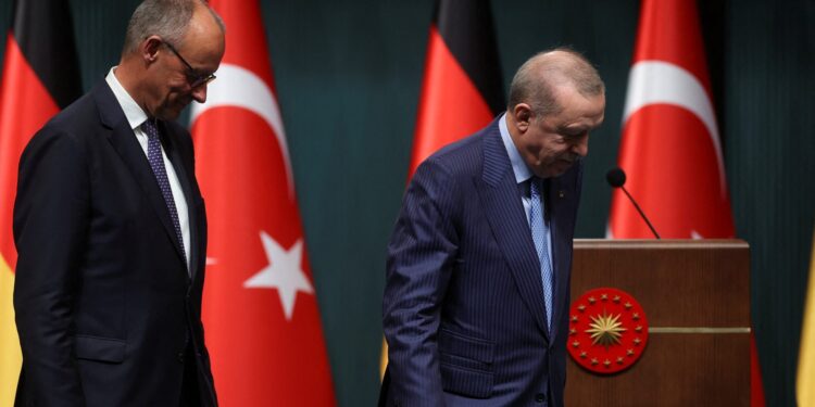 Duitse media reageren op Merz’ ontmoeting met Erdogan in Turkije