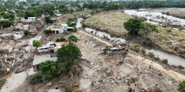 Dodental Mexico stijgt naar 76, 27 mensen vermist na overstromingen