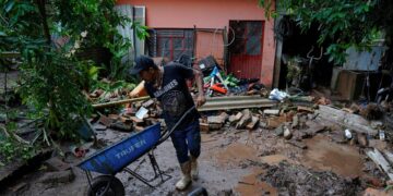 Dodental en vermisten stijgt na zware regenval in Mexico