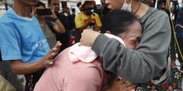 Bloedbad op boeddhistisch festival: dodental loopt op na aanval junta Myanmar