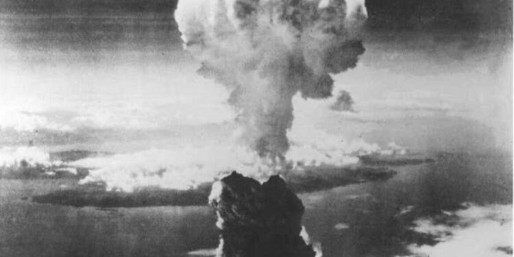 Protest van overlevenden tegen Trumps kernproeven aankondiging