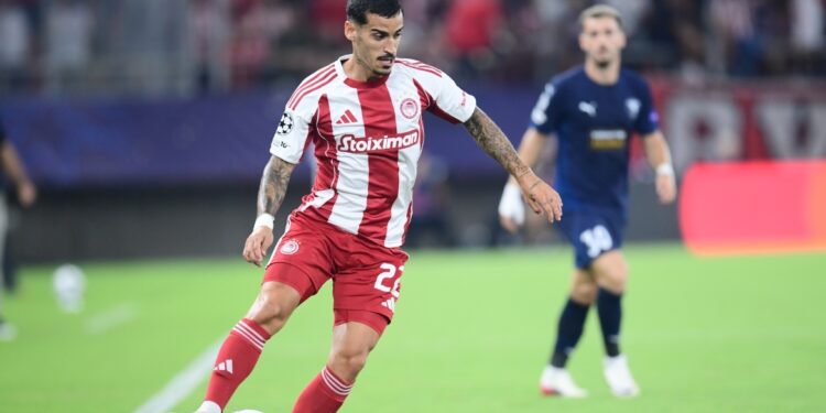 Voetbalavond: Arsenal-Olympiakos, PSG-Barcelona en Champions League wedstrijden vandaag