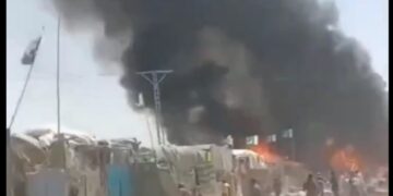 Crisis tussen Pakistan en Afghanistan escaleert: grenswacht gesloten, tientallen soldaten gedood.