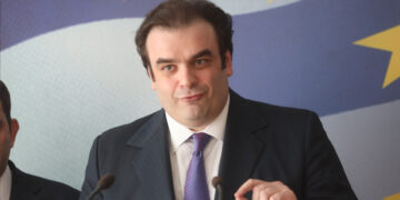 Pierrakaki bezorgd over hoge tabaksbelasting