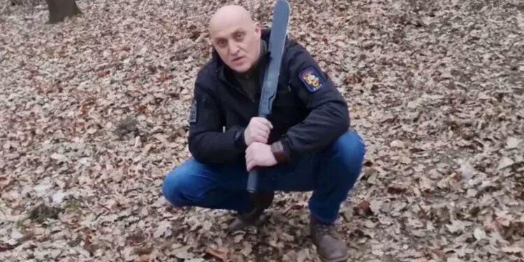 De Huurling: gearresteerd in Dubai voor couppoging in Roemenië