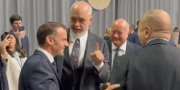 Rama trolt Trump: Macron lacht om blunder met Albanië-Azerbaijan oorlog