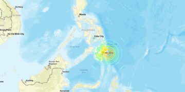 Dodelijke aardbeving en tsunami dreiging Filipijnen: 6 doden, 7,4 Richter.