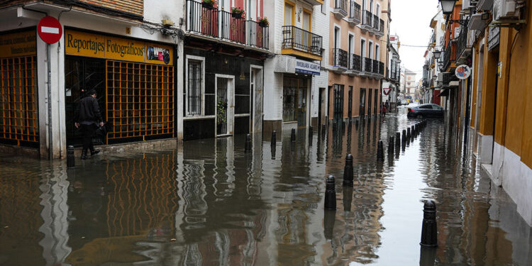 Rampzalige overstromingen in Sevilla en Huelva: chaos in ziekenhuizen en scholen