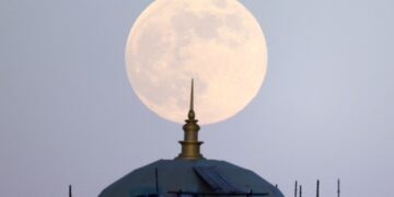 Hoe en wanneer de bever supermaan te zien – grootste volle maan van het jaar