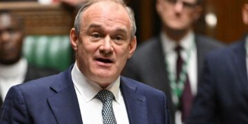 Man beschuldigd van stalking van Lib Dem leider Sir Ed Davey en zijn familie.