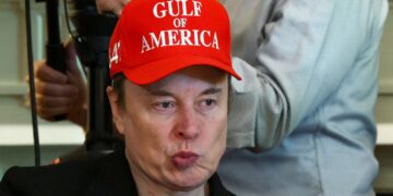 Elon Musk valt NASA-baas persoonlijk aan en betwijfelt zijn capaciteiten
