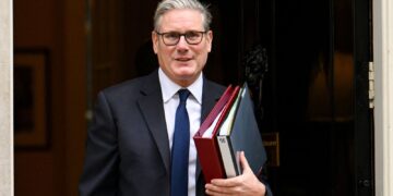 Ministers werken aan opheffen verbod Maccabi Tel Aviv fans bij Aston Villa wedstrijd.