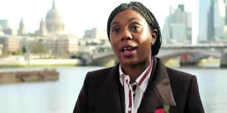 Badenoch verdedigt hacken website Harriet Harman als niet gelijk aan wetsovertreding Reeves